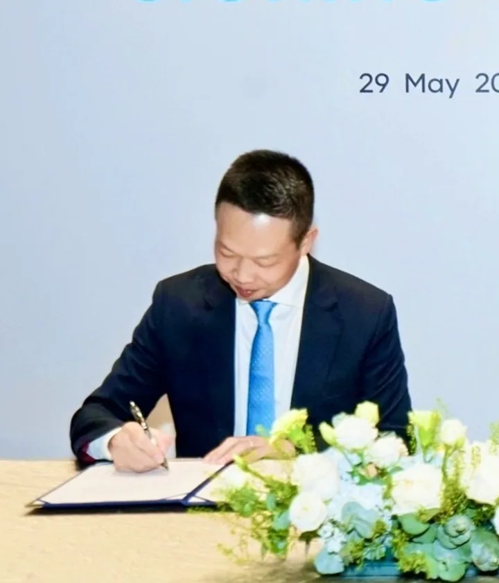 Richard Wang, founder and CEO of Aiper, at the Aiper and Fluidra signing ceremony