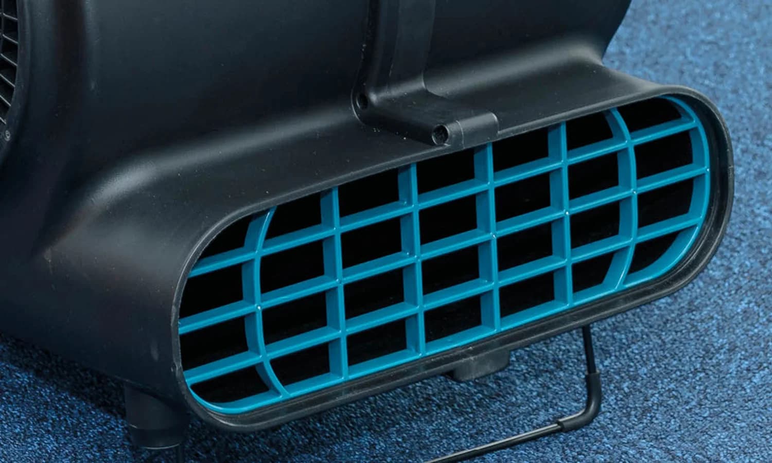 Truvox AM3000 air outlet positioned close to carpet