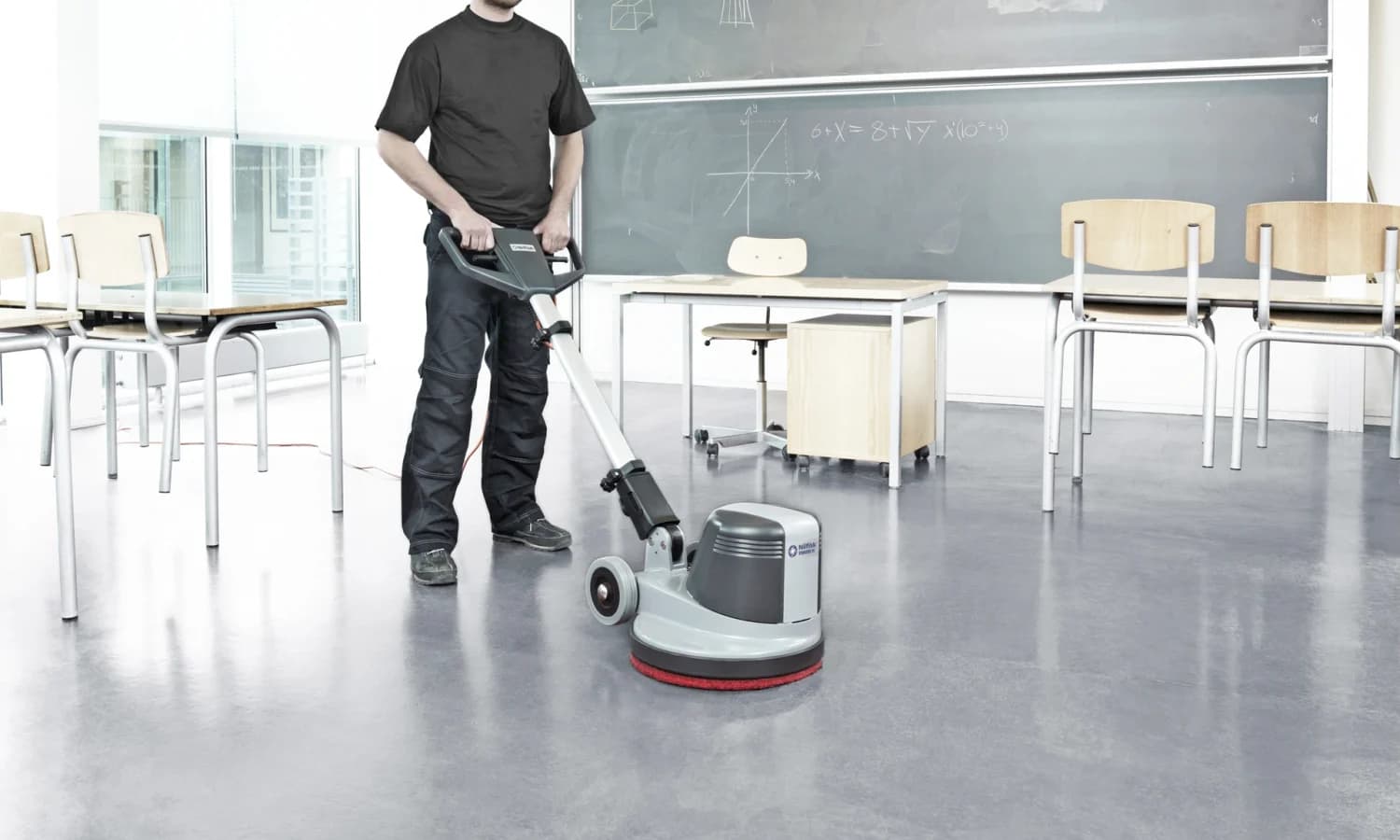Nilfisk FM400 single-disc machine used on a public-building floor